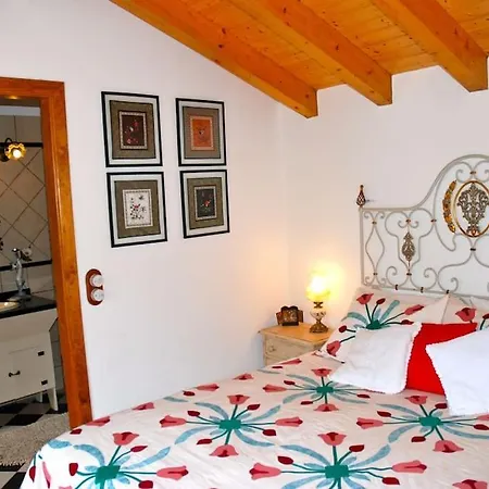 Riverside - Lovely River-view 3 Bedroom House