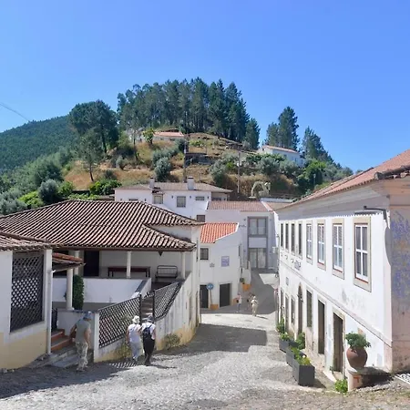 Holiday home Riverside - Lovely River-view 3 Bedroom House