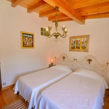 Riverside - Lovely River-view 3 Bedroom House Dornes