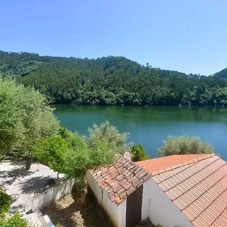 Riverside - Lovely River-view 3 Bedroom House * Dornes