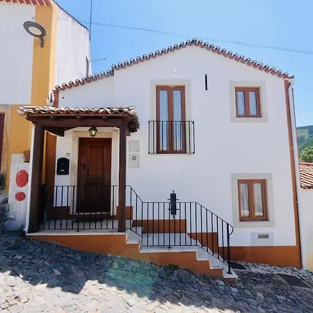 Riverside - Lovely River-view 3 Bedroom House * Dornes