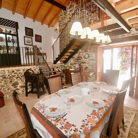 Riverside - Lovely River-view 3 Bedroom House *