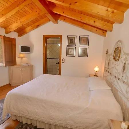 Riverside - Lovely River-view 3 Bedroom House Holiday home