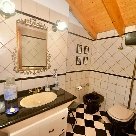 Riverside - Lovely River-view 3 Bedroom House 別荘