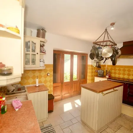 Holiday home Riverside - Lovely River-view 3 Bedroom House