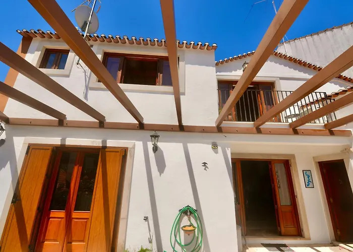 Riverside - Lovely River-view 3 Bedroom House