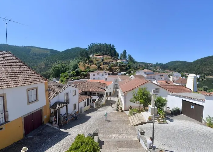 Riverside - Lovely River-view 3 Bedroom House 別荘 ドルネス