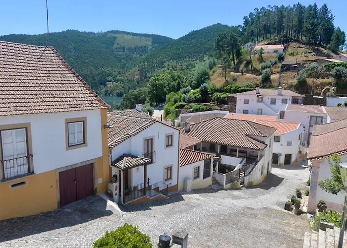 別荘 Riverside - Lovely River-view 3 Bedroom House *