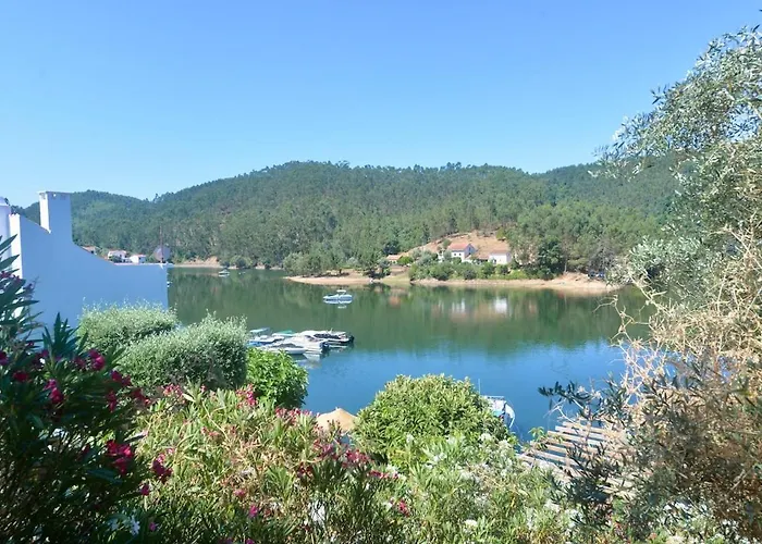 Riverside - Lovely River-view 3 Bedroom House ドルネス