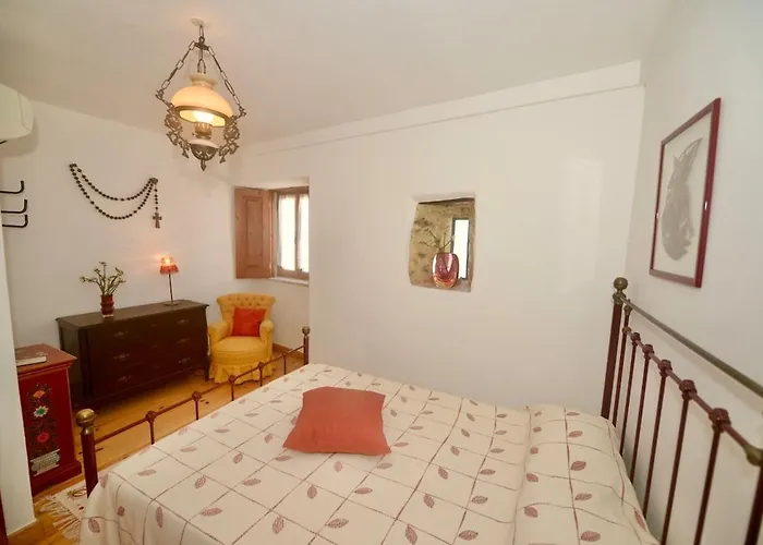 Riverside - Lovely River-view 3 Bedroom House 別荘 ドルネス