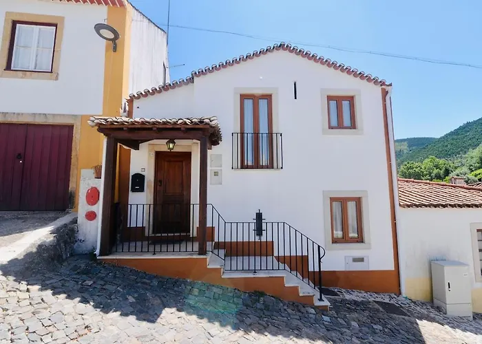 Riverside - Lovely River-view 3 Bedroom House * ドルネス