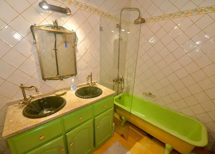 別荘 Riverside - Lovely River-view 3 Bedroom House ドルネス