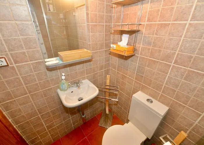 Riverside - Lovely River-view 3 Bedroom House