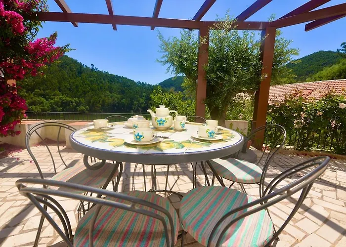 別荘 Riverside - Lovely River-view 3 Bedroom House *