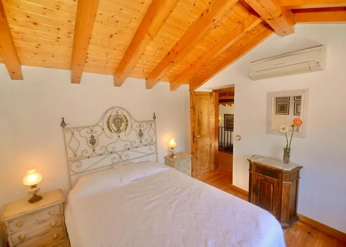 別荘 Riverside - Lovely River-view 3 Bedroom House *